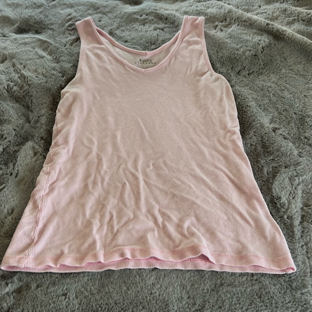 Easy Standard V-Neck Tank